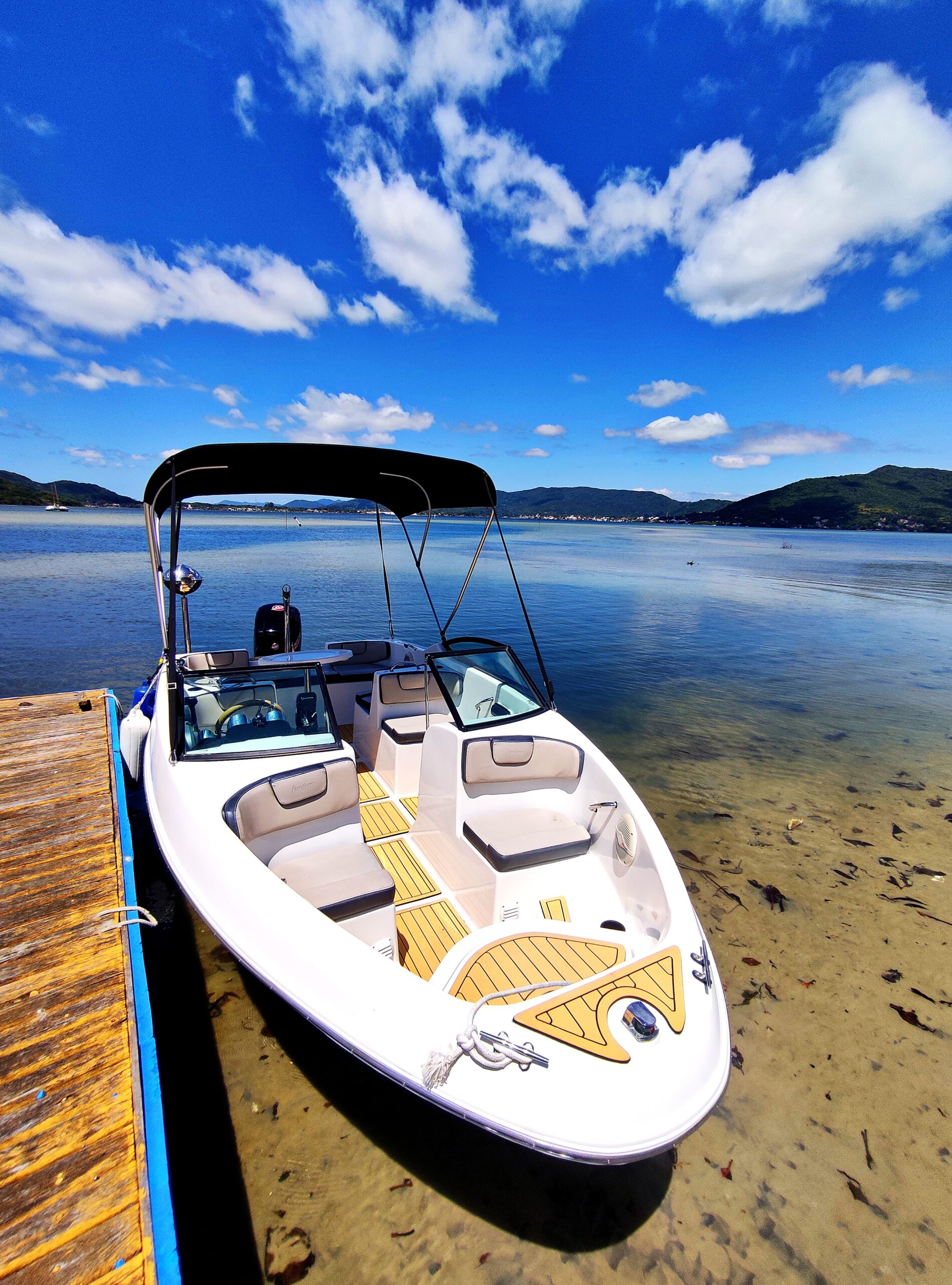 Lancha Santorini - Ilha do Campeche e Costa da Lagoa - Imagem 3