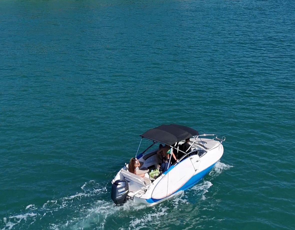 Lancha Focker 215 Antonio Alencar - Praias do Norte e Tingua - Imagem 4