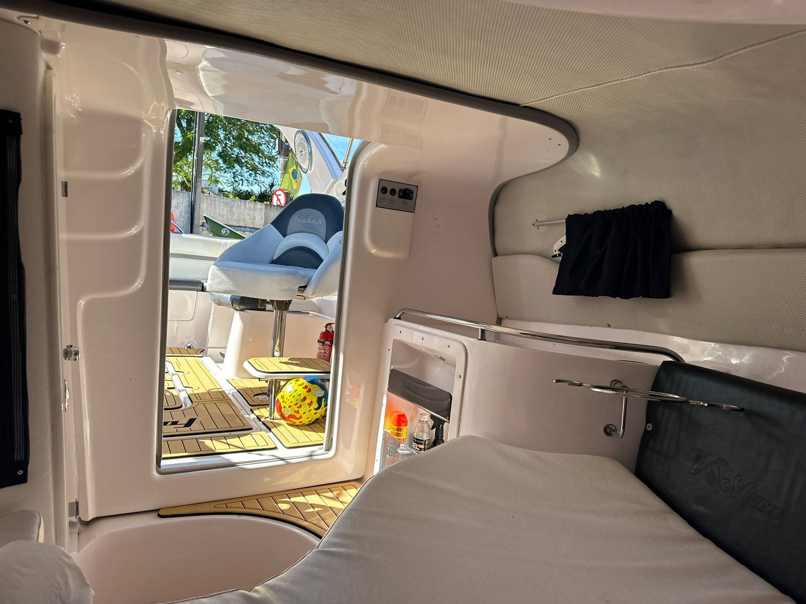 Lancha Focker 255 Vó Mauze - Praias do Norte e Tingua - Imagem 9